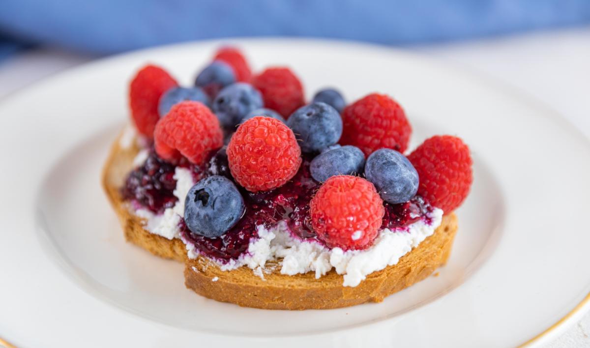 Mixed Berry & Chia Seed Compote Driscoll’s®